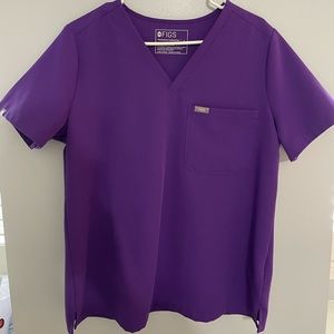 Figs Catarina Scrub Top Women’s Large in Digital Grape
